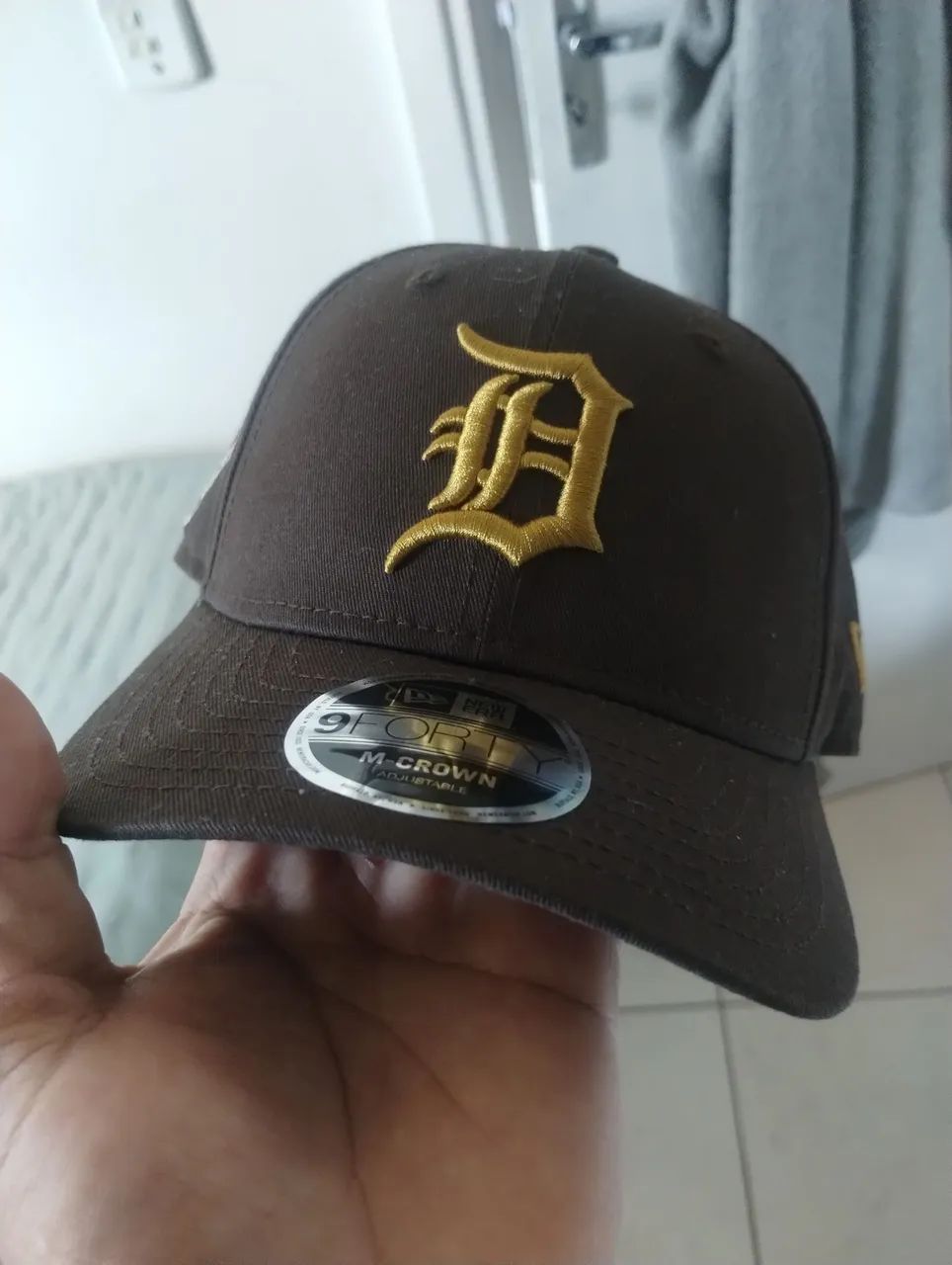 Boné New Era Detroit Tigers marrom ajustável original 