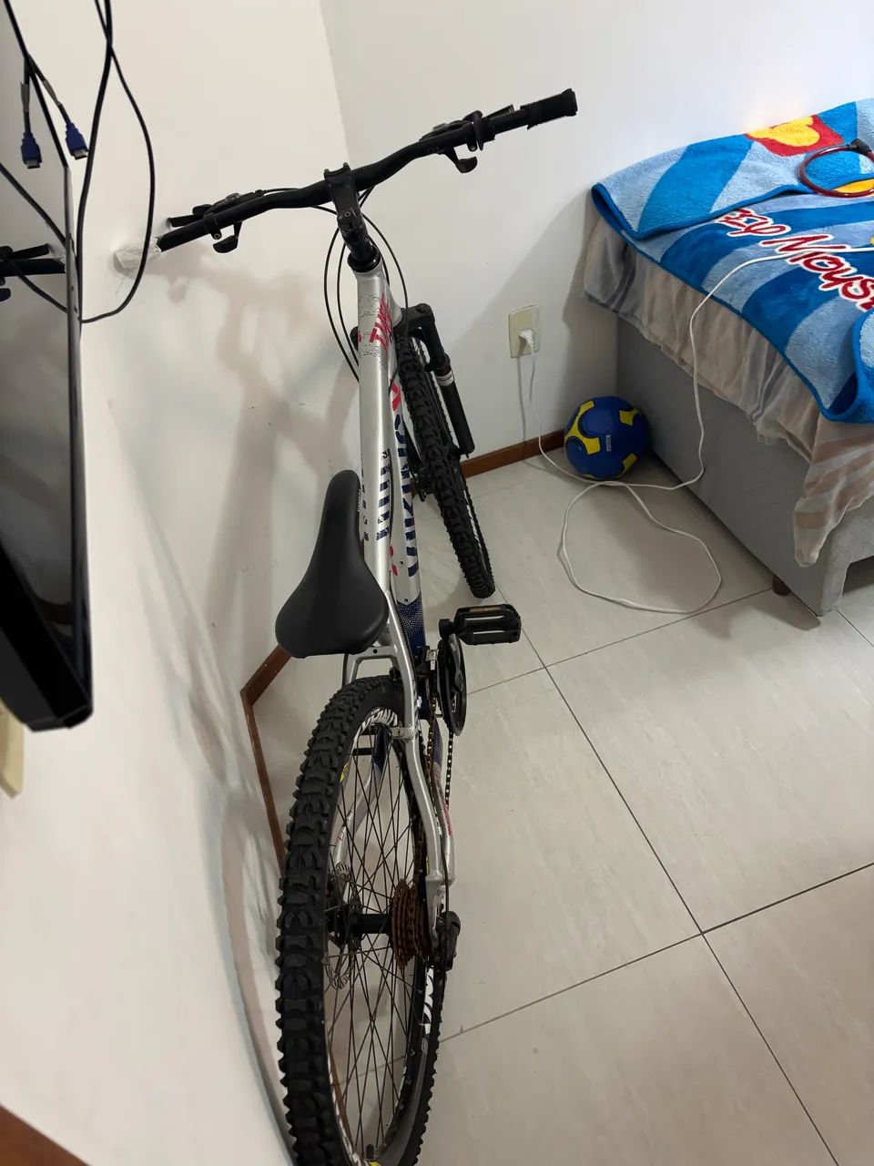 Bicicleta Vikingx Tuff 25 Câmbios Shimano freios a disco - Foto 2