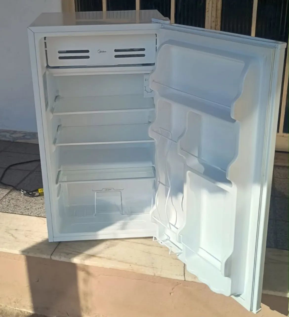 Frigobar Midea, bem conservado - Foto 2