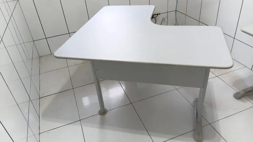 Mesa Escritório em L 1,20 * 1,20