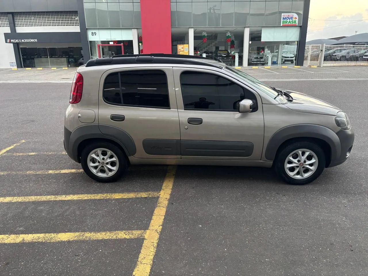 Fiat Uno WAY 1.4 EVO Fire Flex 8V 5P 2011 - Foto 2