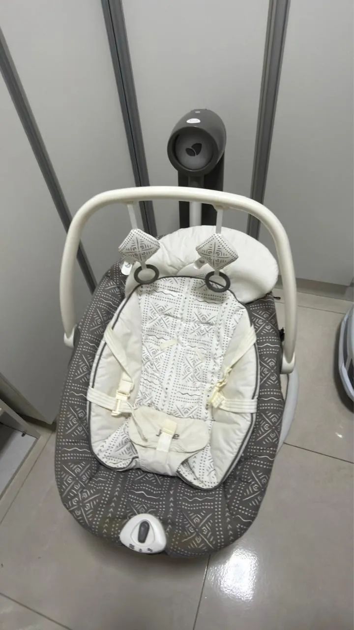 Cadeira de Balanço e Descanso Serina 2 em 1 da Joie.