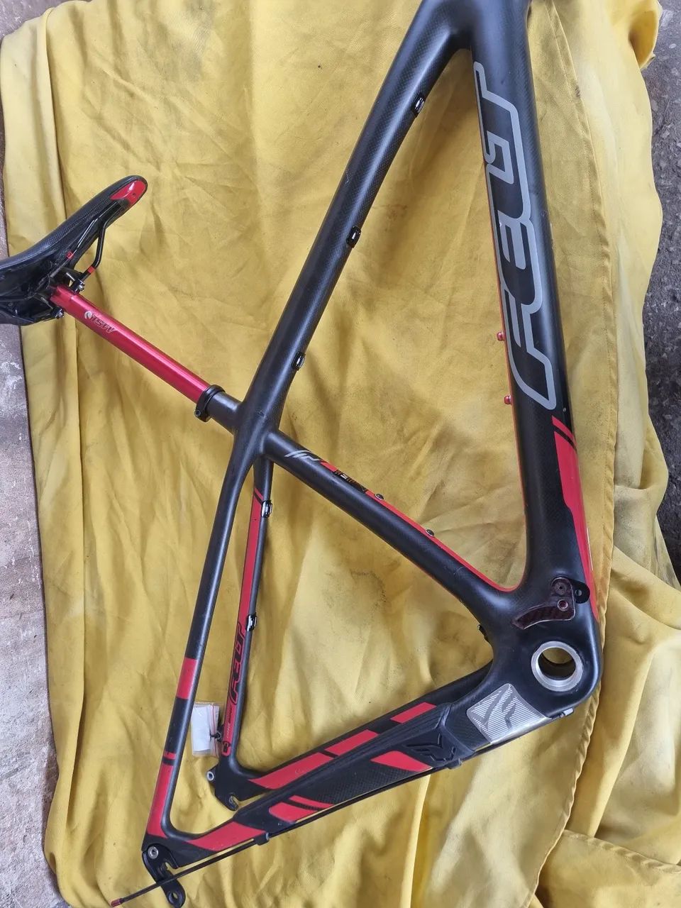 Quadro Felt carbono tamanho 18