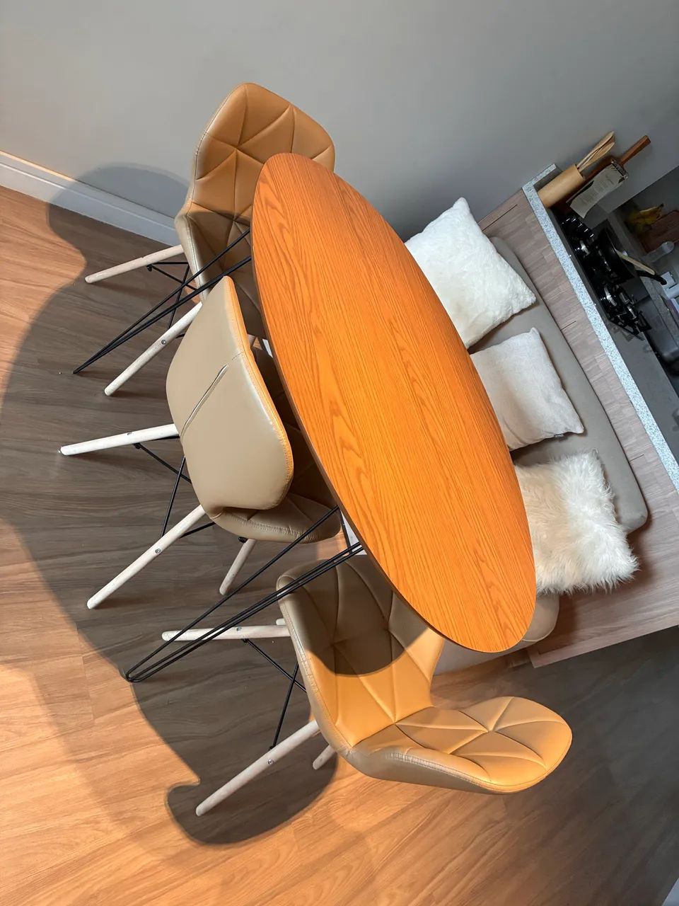 Mesa com 4 cadeiras