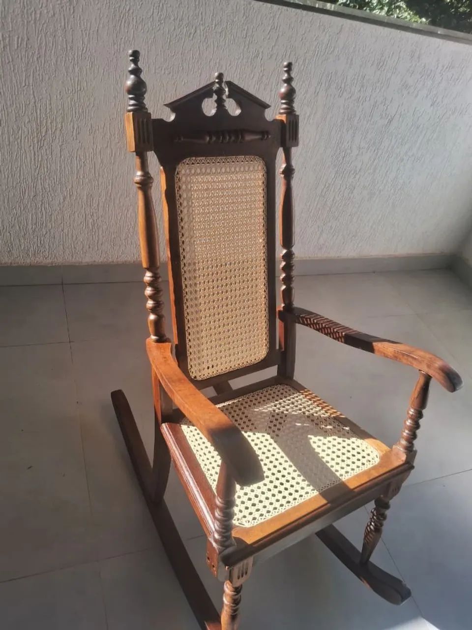Cadeira de balanço de palhinha linda - Foto 2