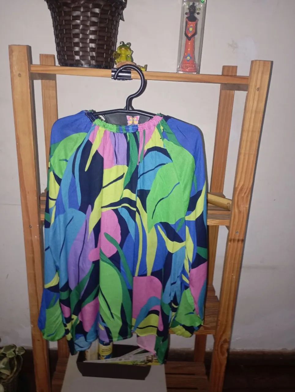 Blusa estampada da Vila flor plus size - Foto 2