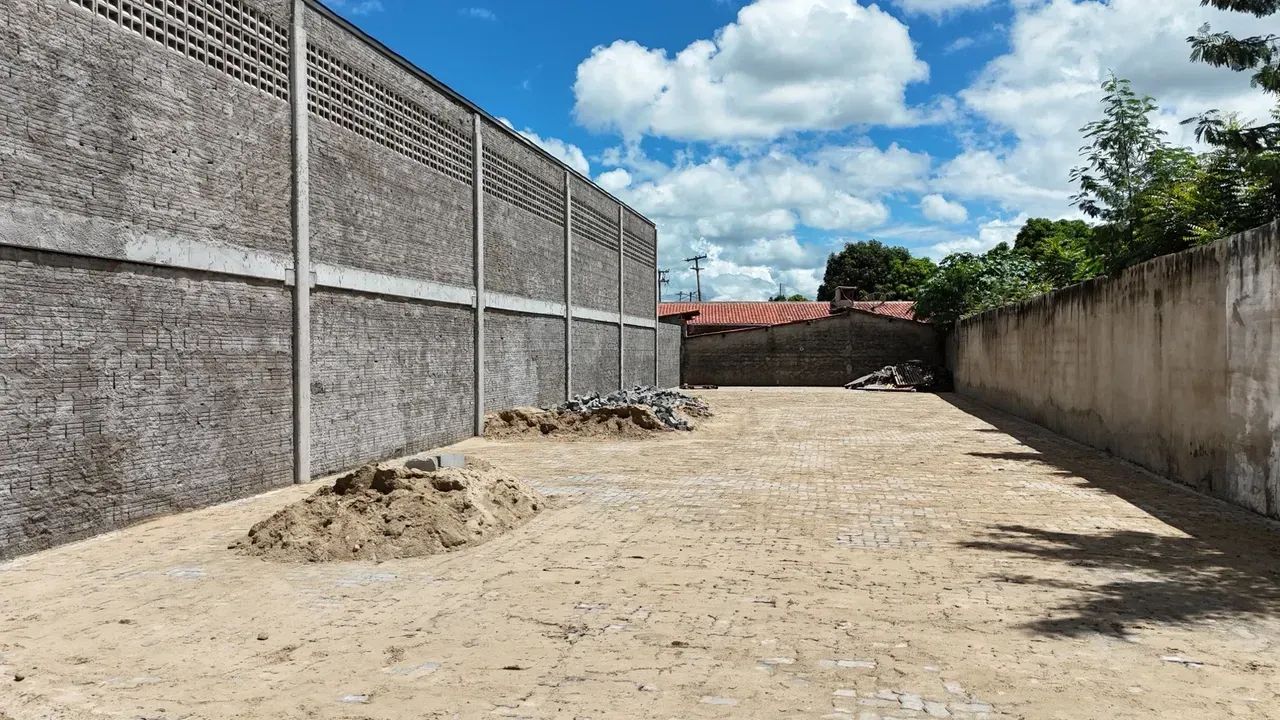 TERRENO COMERCIAL NO CENTRO DE MOSSORÓ/RN  PRONTO PARA USO