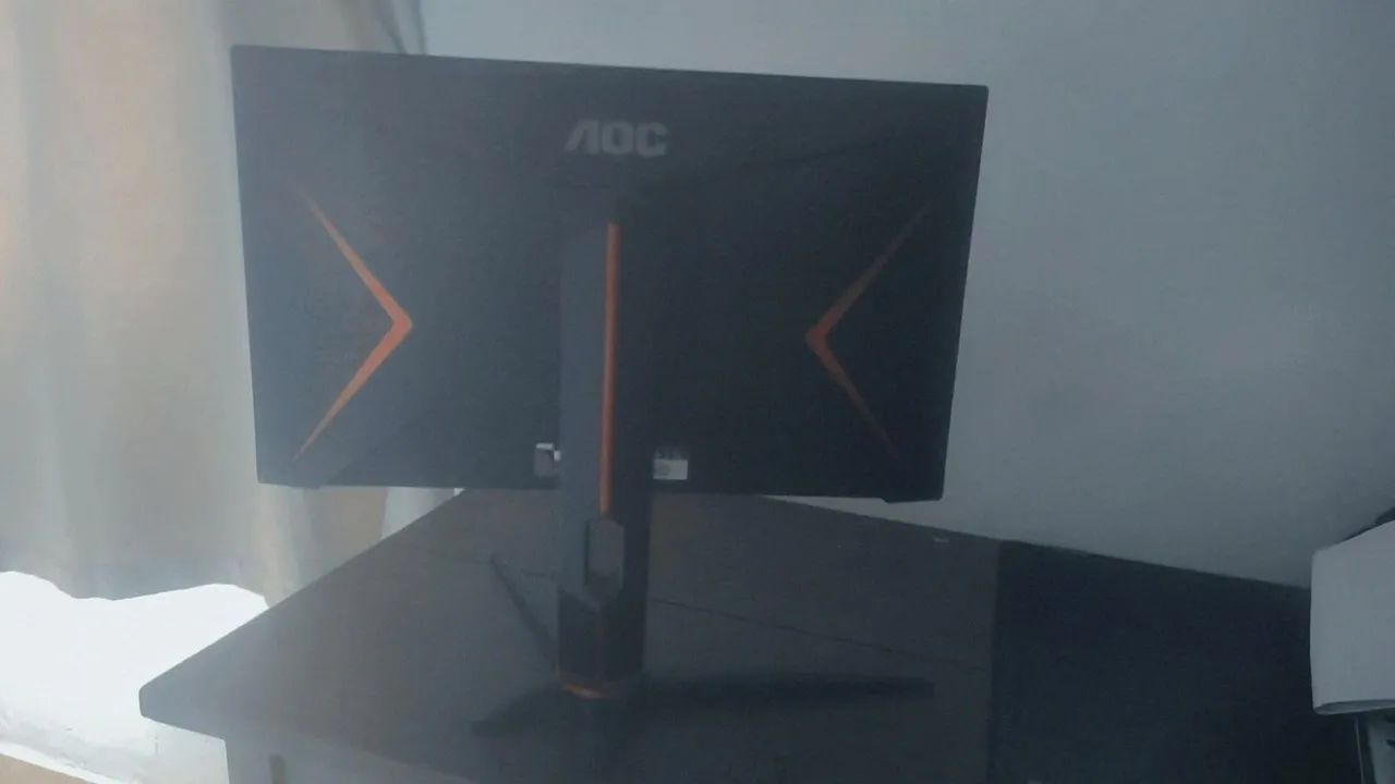 Monitor gamer  AOC 144hz 1 ms - Foto 2