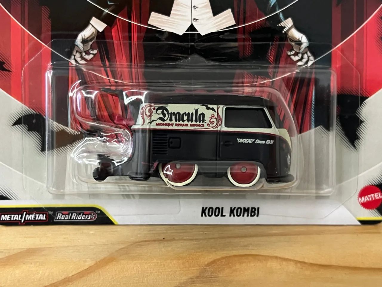 Hot Wheels Kool Kombi Dracula Premium - Foto 2