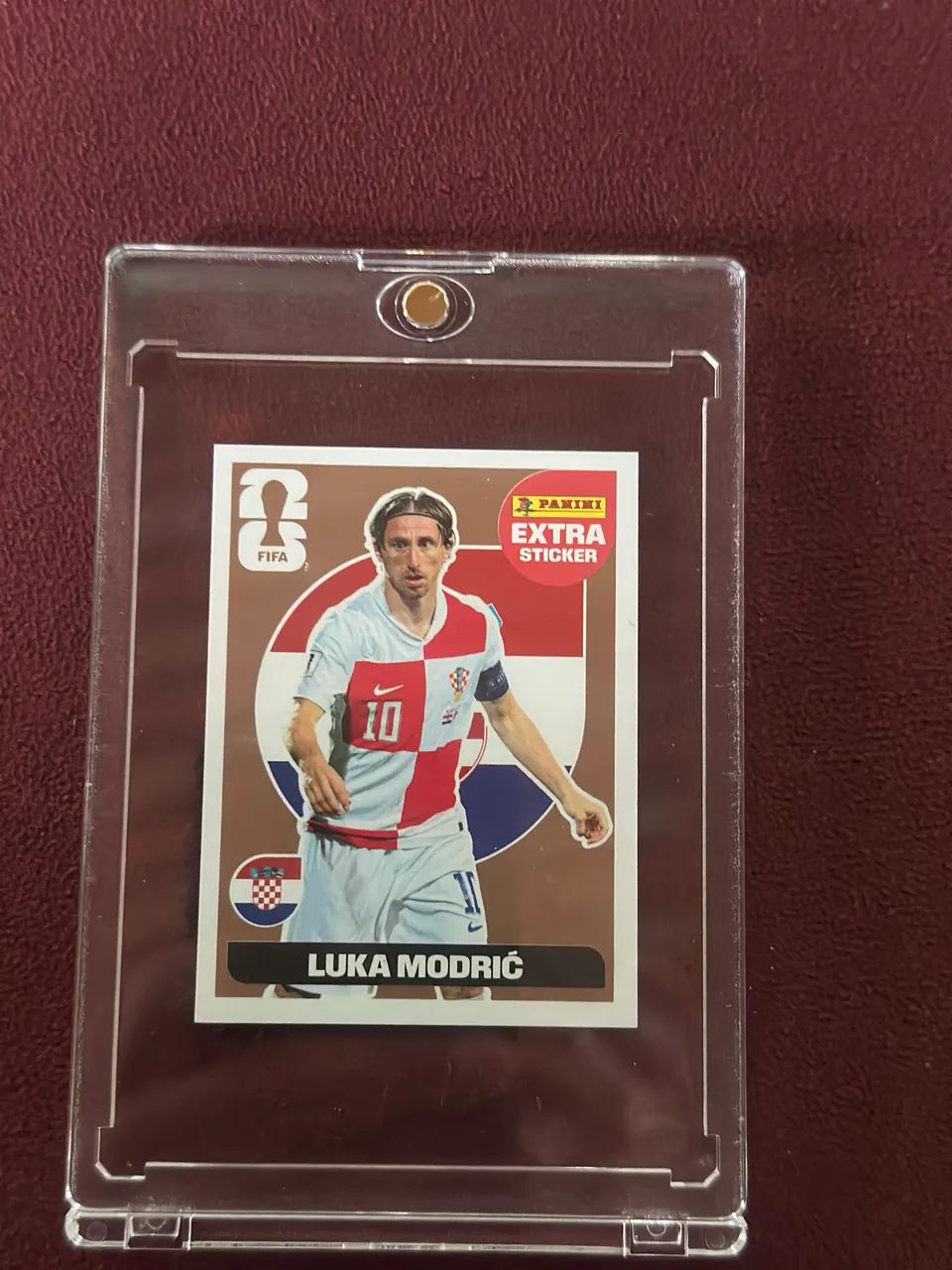 FIGURINHA LEGEND BRONZE DE LUKA MODRIC (COM CAPINHA PROTETORA).