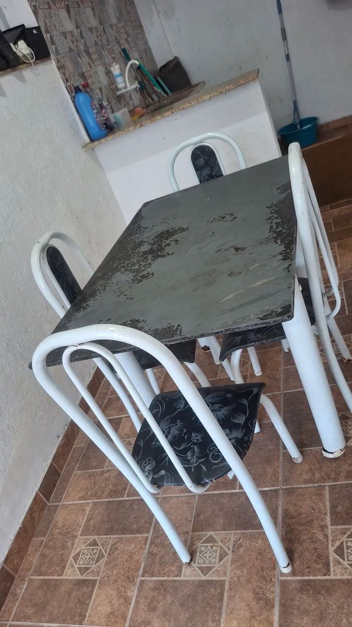 Mesa vom 4 cadeiras 