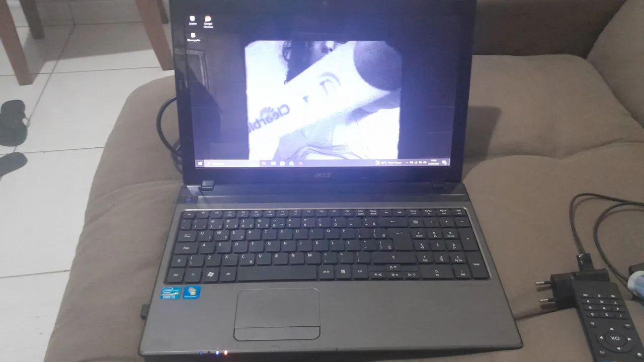 Notebook semi-novo em perfeitas condições  - Foto 2
