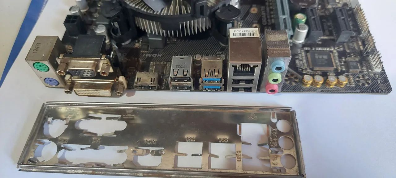 Kit 7ª geração placa Gigabyte H110m m.2 + i5 7400 +16gb ram ddr4 - Foto 3