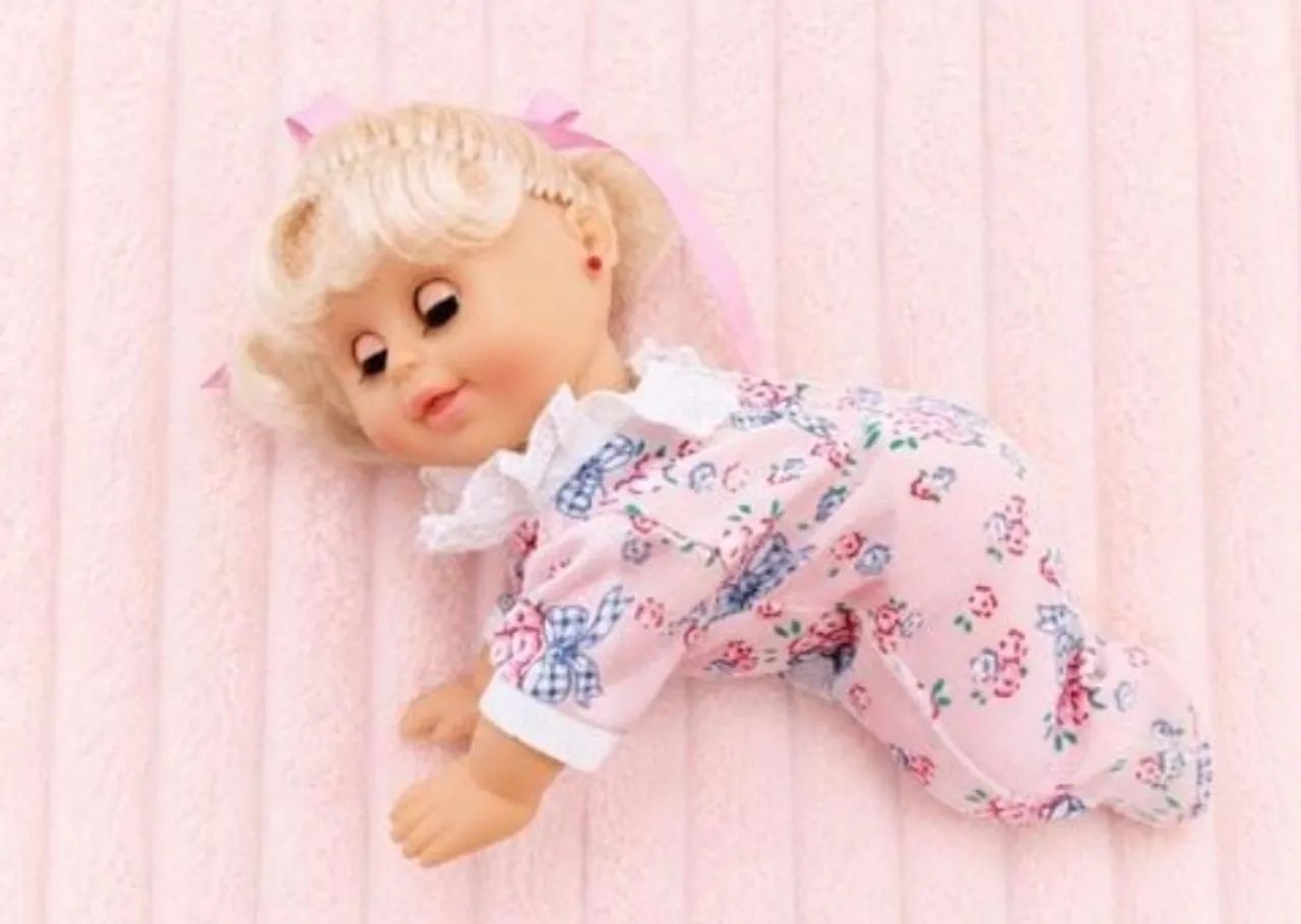 Boneca engatinha antiga - Foto 2