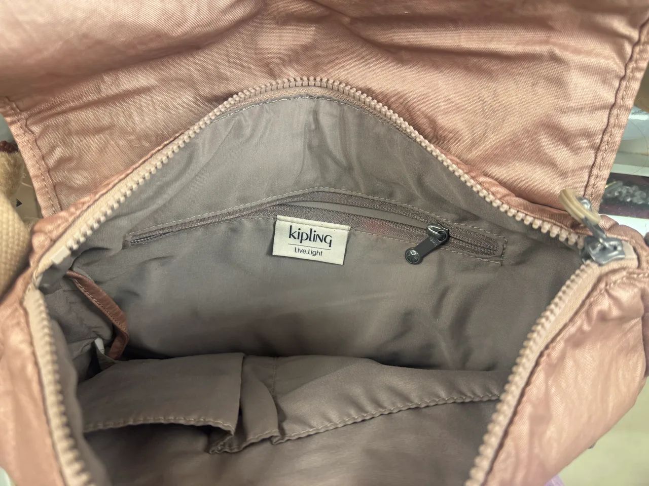 Bolsa Kipling Metalizada Rosa Original  - Foto 4