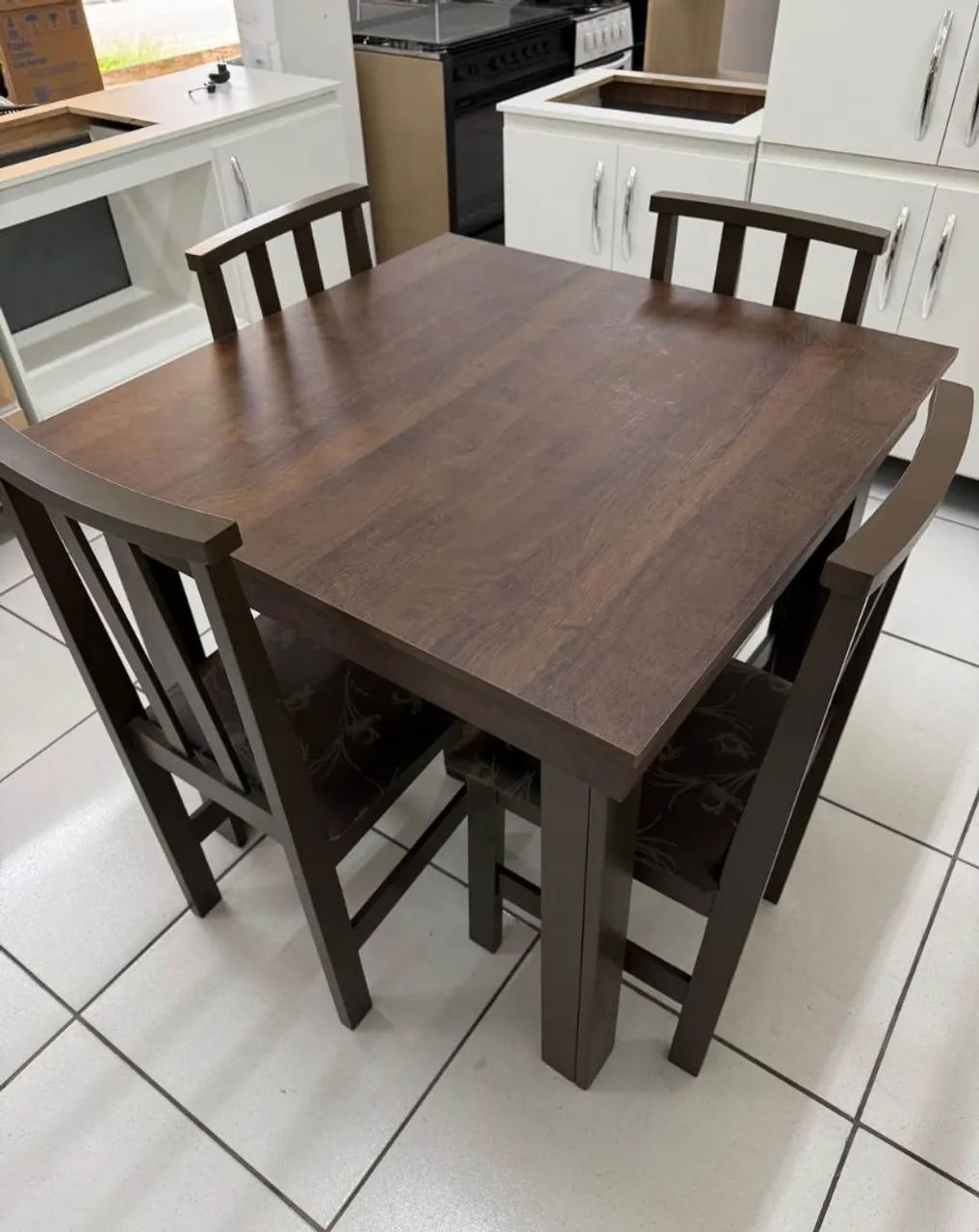 Mesa com 4 cadeiras novo  - Foto 2