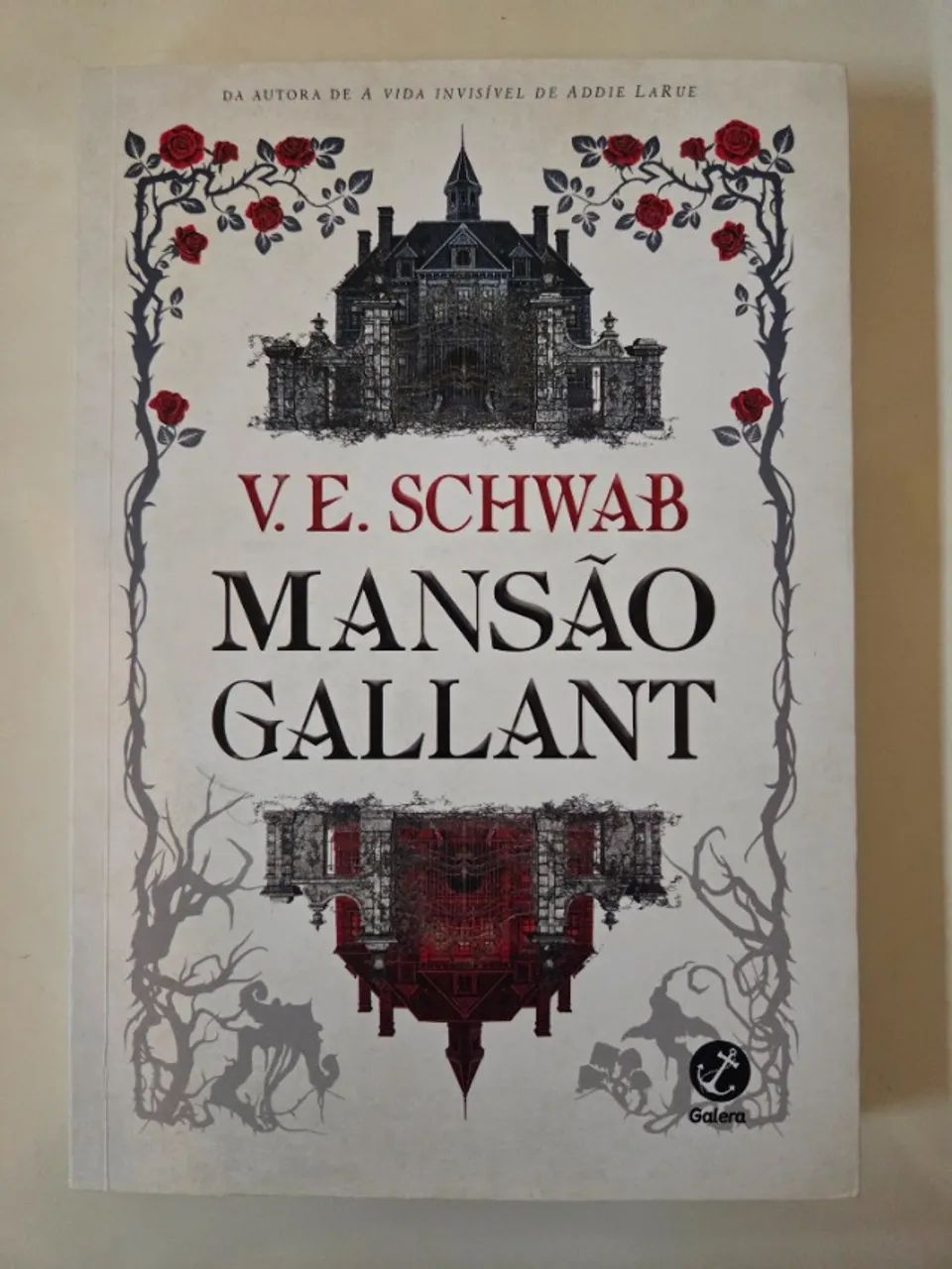 Livro "Mansão Gallant" - V. E. Schwab