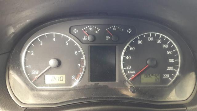 Polo sedan 2009 1.6 super conservado - Foto 11