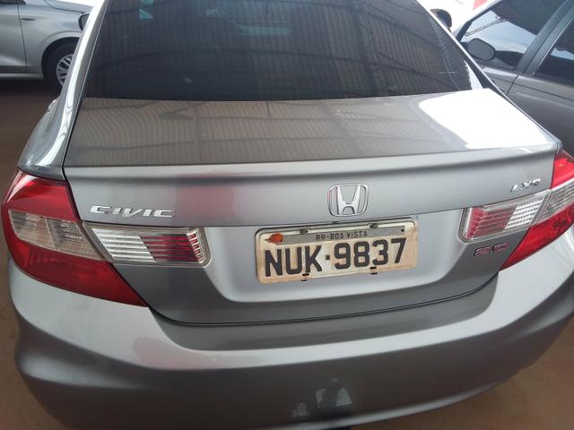 HONDA CIVIC LXR 2.0 13/14- veiculo em ótimo estado de conservação - Foto 2