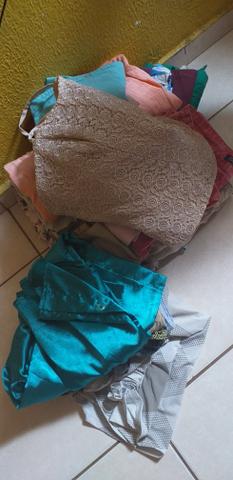 Sacola de roupas para brechó