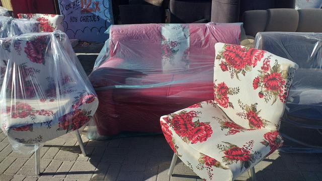 Vendo urgente esse lindo kit de sala novo por apenas 400 reais