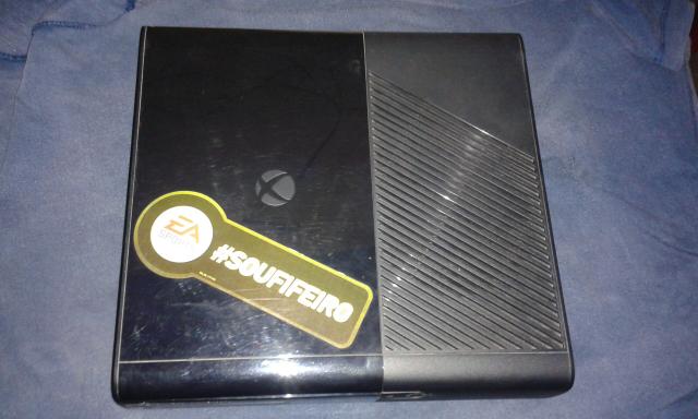 Vendo xbox 360 250 gb 2 controles original 4 jogos sou de boa hora pi - Foto 3