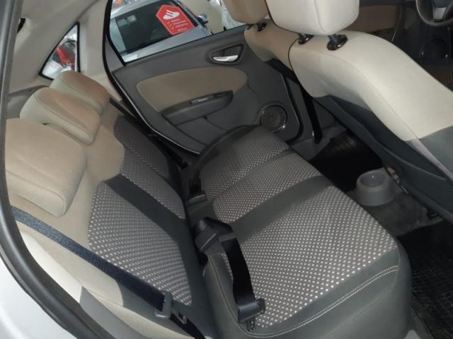 FIAT GRAND SIENA 1.6 MPI ESSENCE 16V 2013 - Foto 10