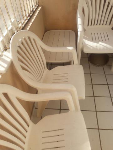 Cadeiras de plastico