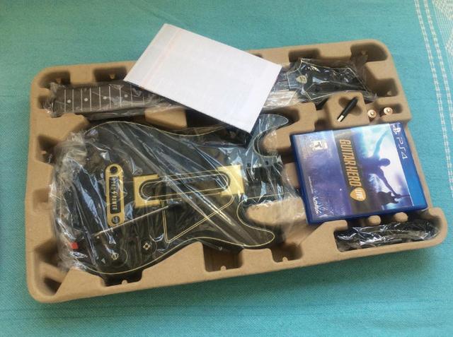 Vendo ou Troco - Bundle Guitar Hero Live PS4 Novíssimo - Foto 2