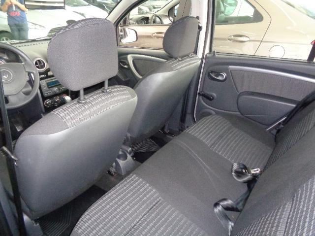 Renault Sandero Expression 1.6 4P