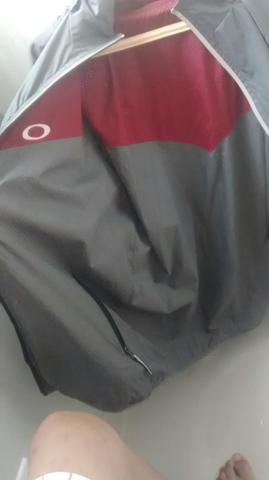 Vendo corta-vento dupla face R$100 pra sair essa semana - Foto 5