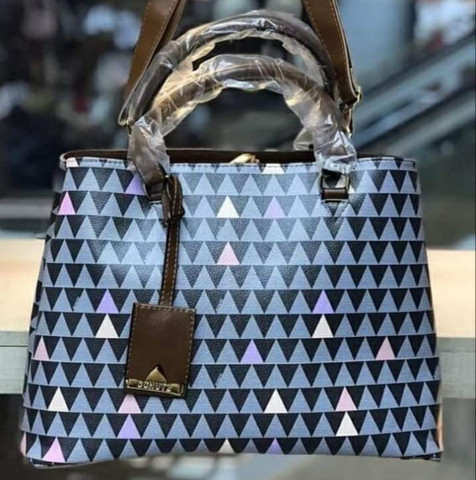 Bolsas novas à pronta entrega