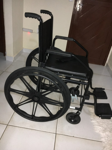 Vende-se cadeira de rodas - Foto 4