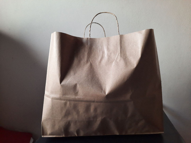 Lote de roupas para brechó