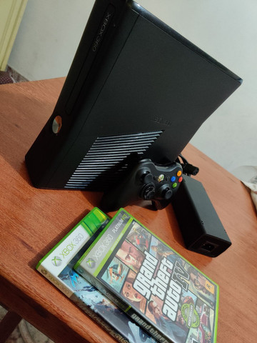 Console Microsoft Xbox360 Slim + 2 Jogos Originais + Controle