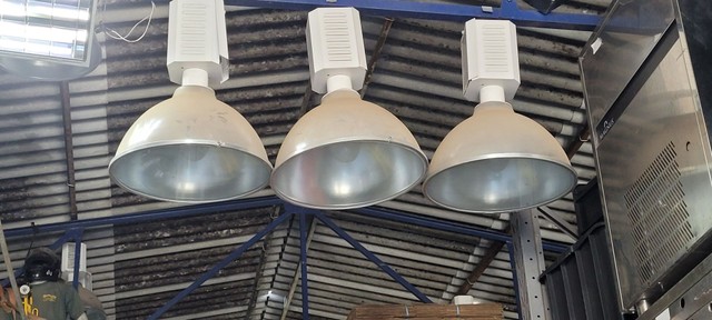 Luminárias de galpão 