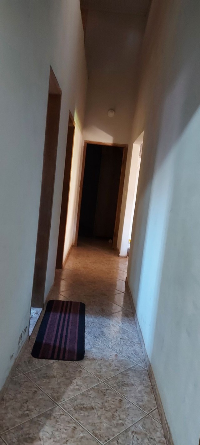 Casa com um predinho nos fundos - Foto 2