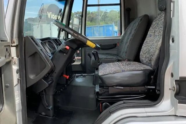 Ford Cargo 815 Baú 2010  - Foto 5