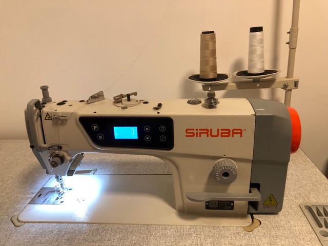 Máquina de costura industrial reta Direct Drive Siruba DL720