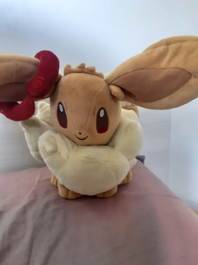 Eevee Evoluções Kit Com 2 Pelúcias Pokemon Eevee Pokebola em