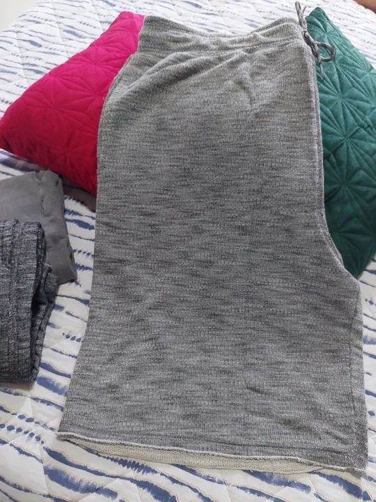 Shorts cinza de moletom GG