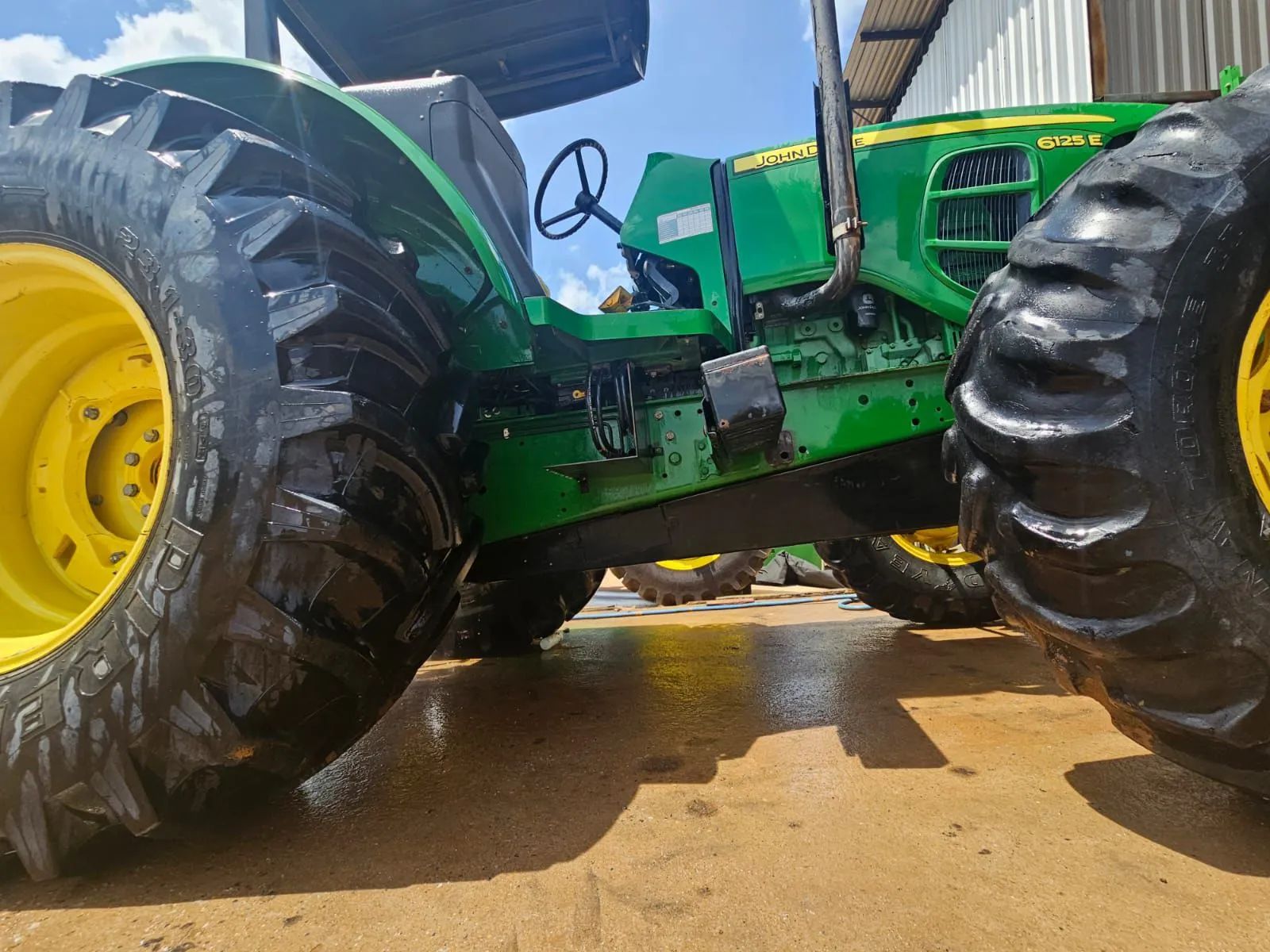 Trator Agrícola Jhon Deere - Foto 4