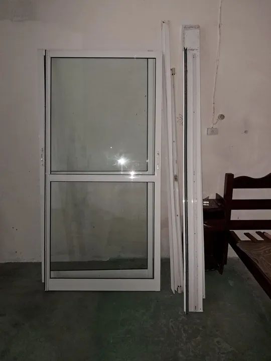 Vendo porta de aluminio