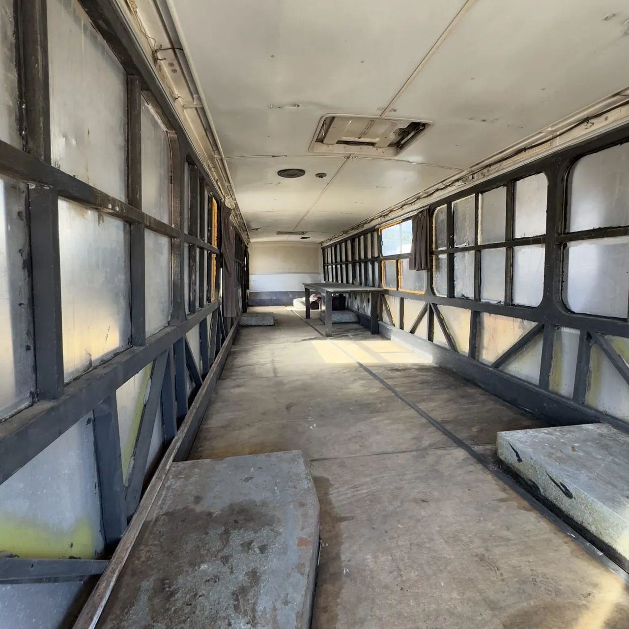 Ônibus Motorhome (Falta Mobiliar) - Foto 6