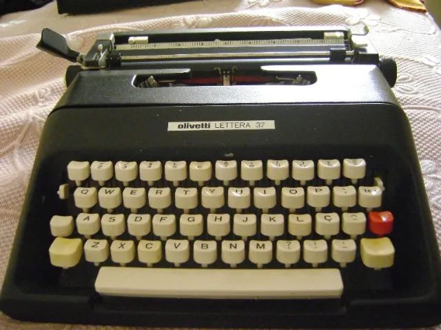 Máquina de escrever Olivetti Lettera 37 - Foto 5