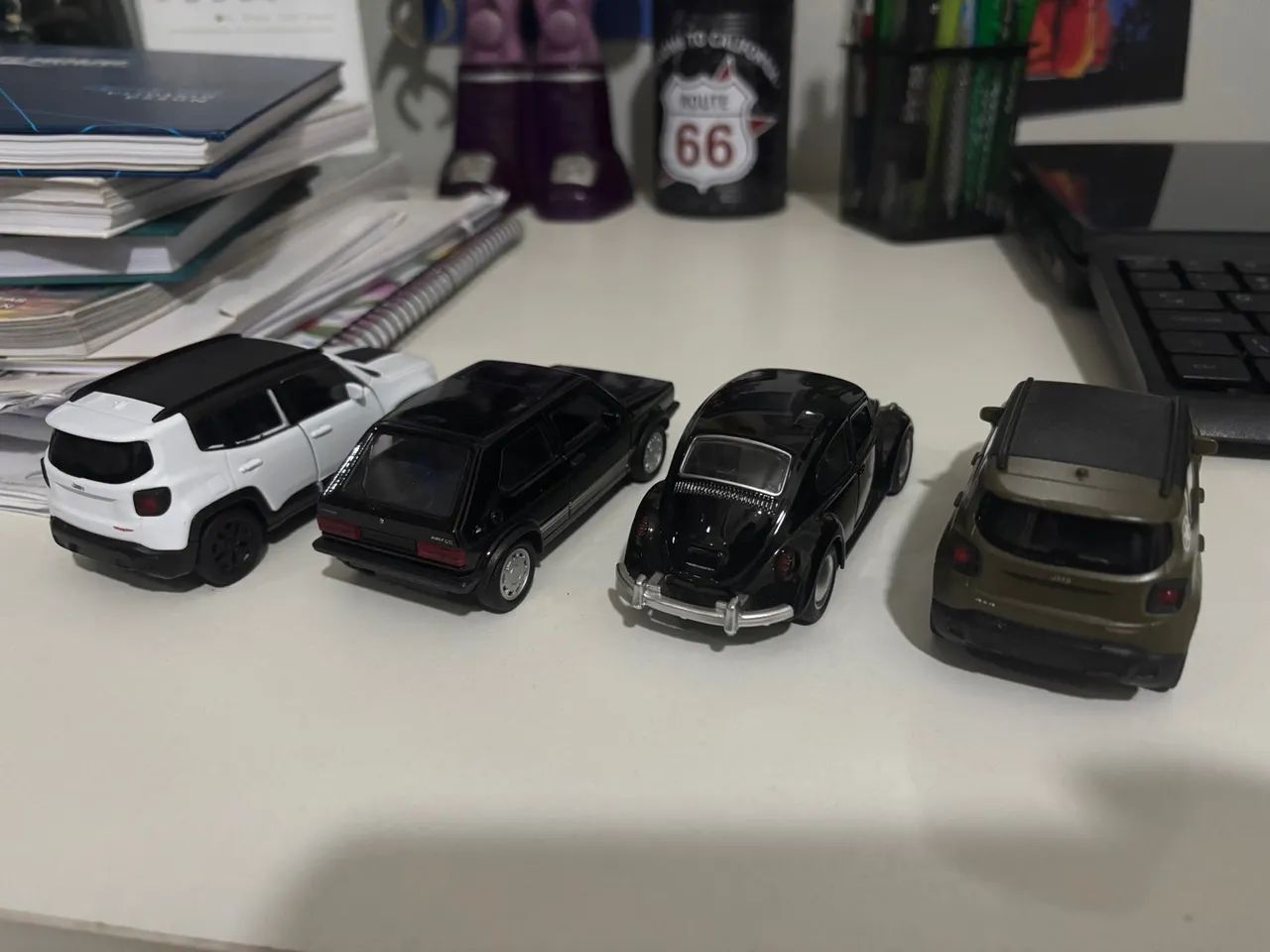 Lote de carros de metal com 3 veículos  - Foto 2