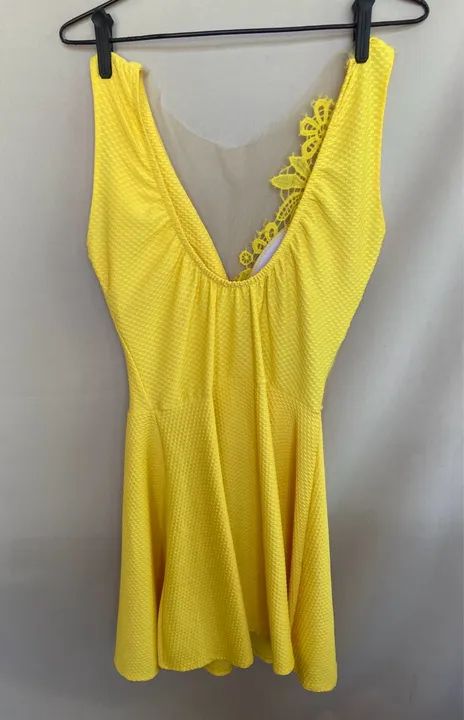 Vestido amarelo com renda usado  - Foto 2