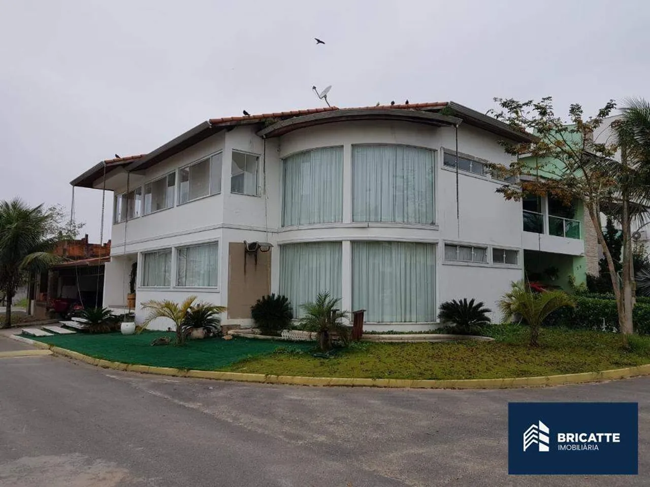 Sobrado à venda, 3 quartos, 3 suítes, 3 vagas, Vila São Paulo - Itanhaém/SP