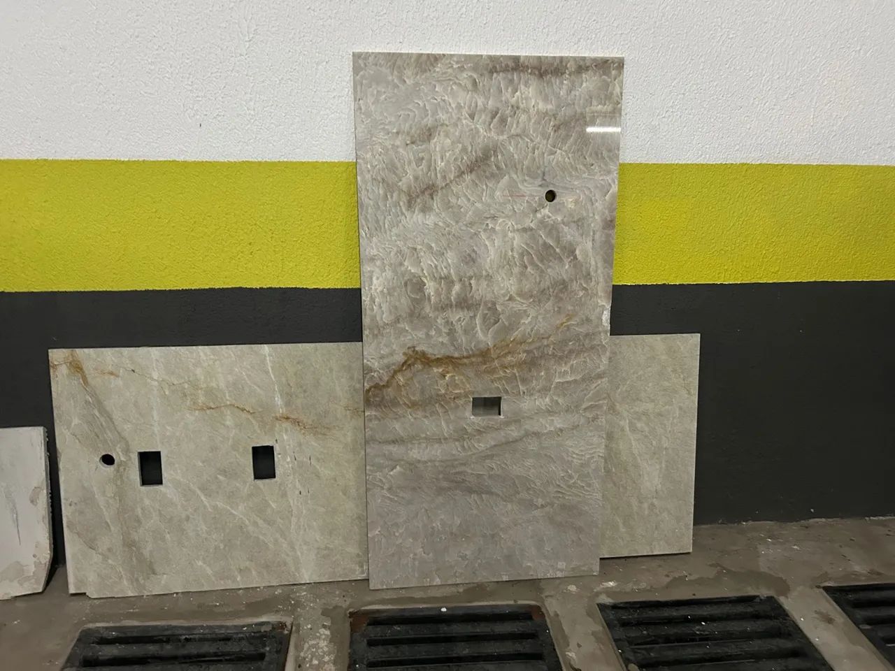 PEDRA QUARTZITO PERLA SANTANA