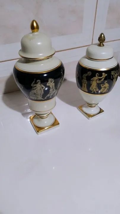 Par de Vasos Decorativos em Porcelana - Foto 2